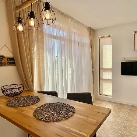 Lighthouse - Private - Bsr - 4 Apartment