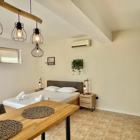 Lighthouse - Private - Bsr - 4 Apartment